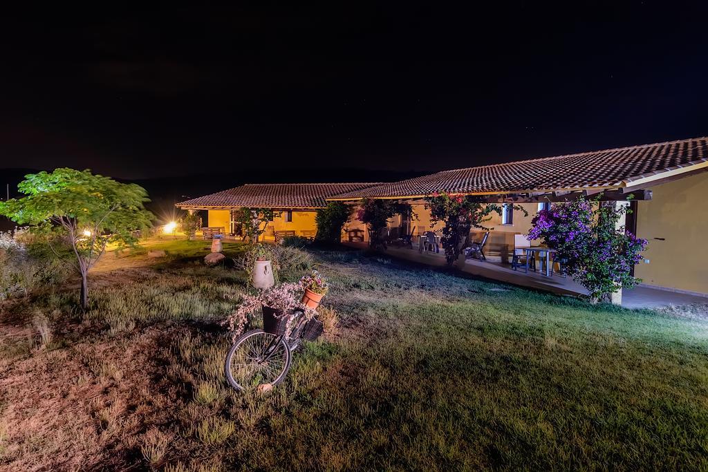 Greuli Agriturismo Lu Nodu מראה חיצוני תמונה