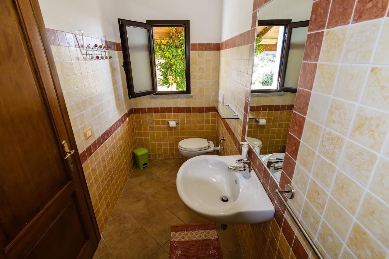 Greuli Agriturismo Lu Nodu מראה חיצוני תמונה